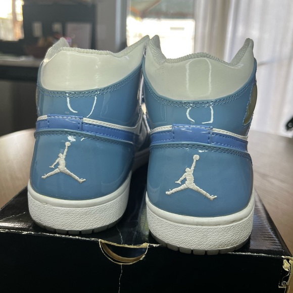 Air Jordan 1 UNC Patent 2003 - Picture 3 of 6